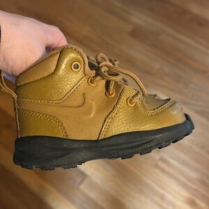Nike Kids Tan Boots with Black Sole